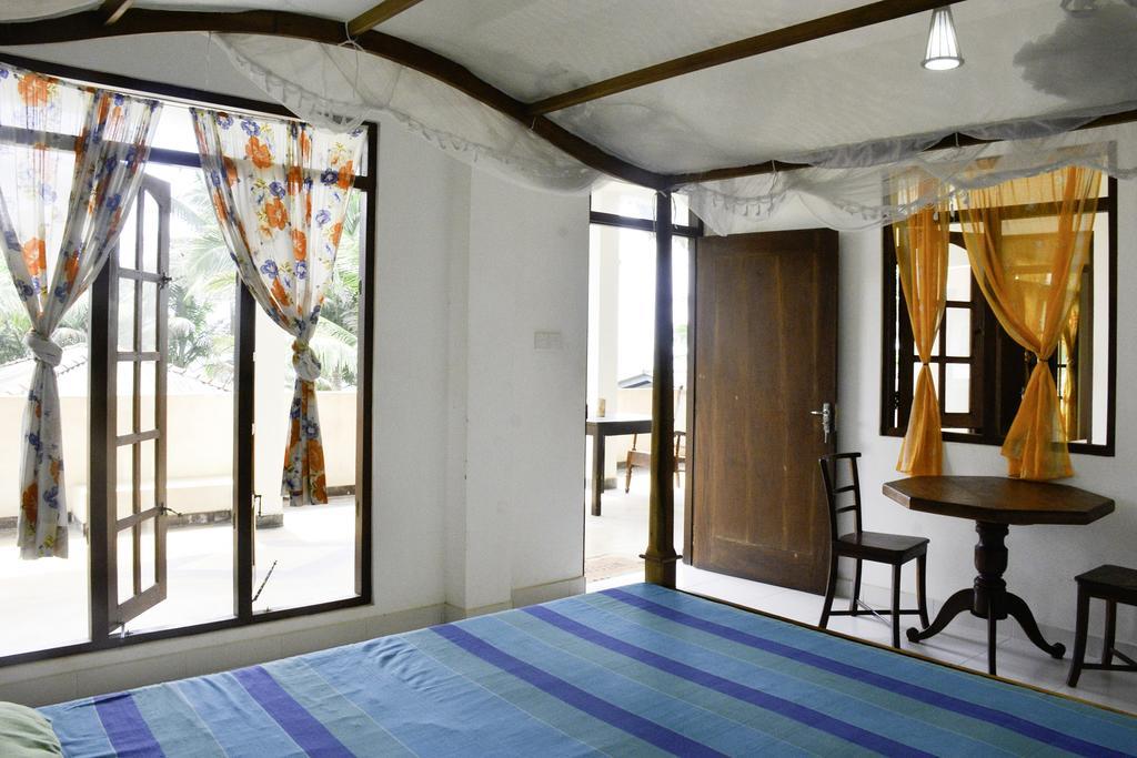 Long Beach Guest House Hikkaduwa Rom bilde